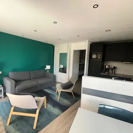 Résidence Midi - – Confort Avec Balcon Plein Sud Et Vue Sur La Muzelle Mae-5511