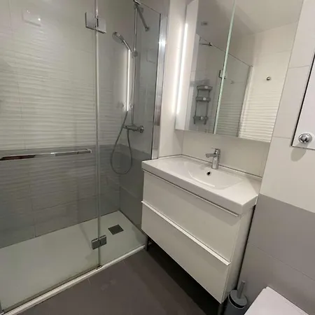 Midi - - Confort Avec Balcon Plein Sud Et Vue Sur La Muzelle Mae-5511